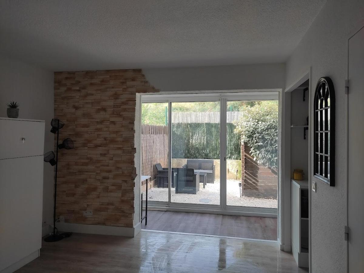 Charmant Studio Lumineux Avec Piscine Fréjus Exterior foto